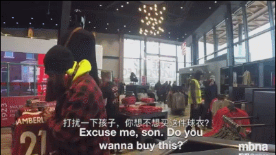 足坛新一代“梗王”诞生，他的名字从此不叫张伯伦