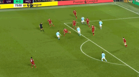 足坛新一代“梗王”诞生，他的名字从此不叫张伯伦