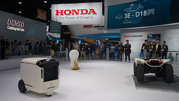 CES直击｜丰田秀“变形汽车”，日产推出汽车“脑控”技术