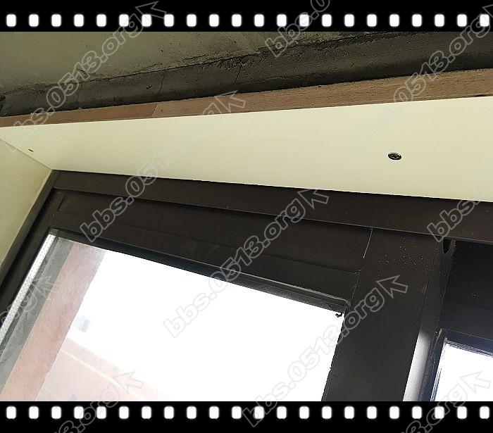 主卫窗帘板安装 (8).jpg