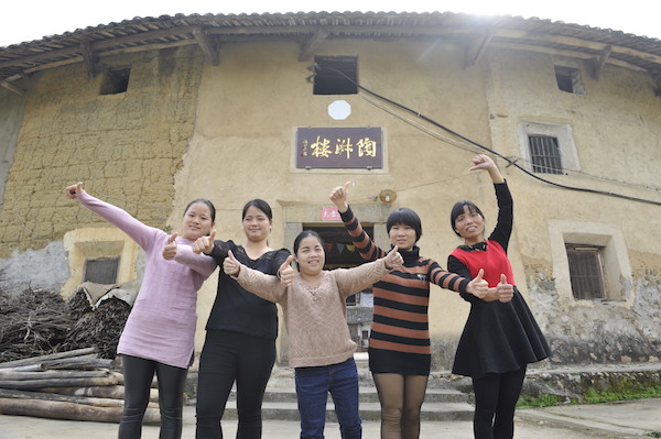新式农村 | 内龙村，改变从土楼和妇女志愿者开始