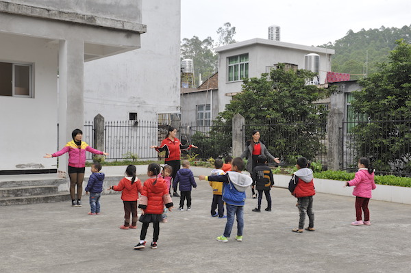 新式农村 | 内龙村，改变从土楼和妇女志愿者开始