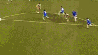 足坛球王有马拉多纳和贝利，但小罗，却是独一无二的