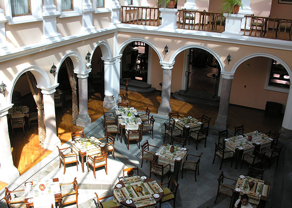 古柯茶、血肠汤、殖民建筑，在基多老城散步