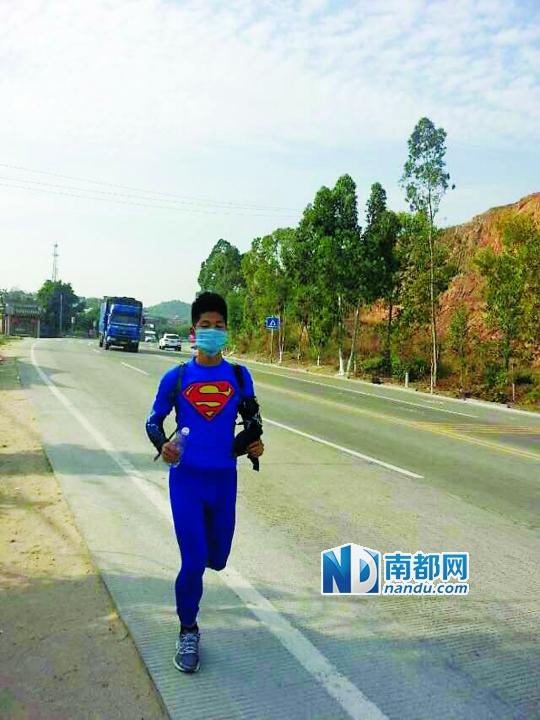 抢不到春运火车票怎么办，他们选择跑步回家过年