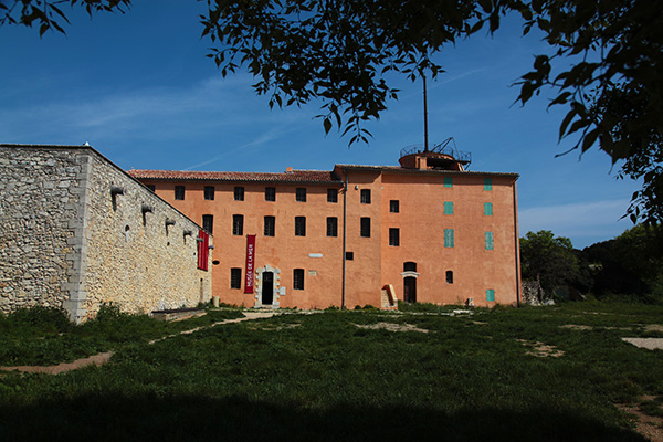 从马赛到戛纳，活得像一部电影