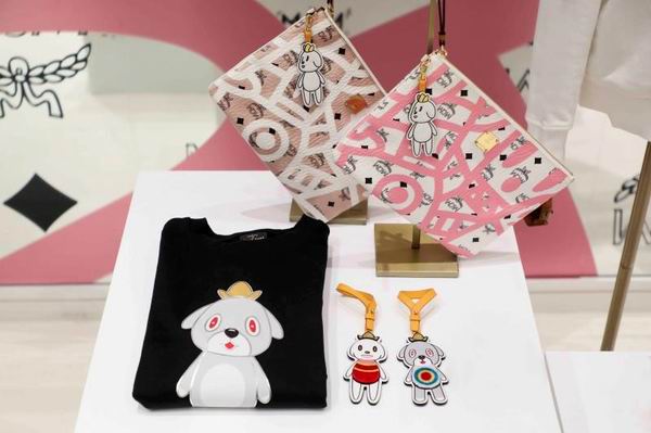 推荐| 满足“少女心”的情人节包袋