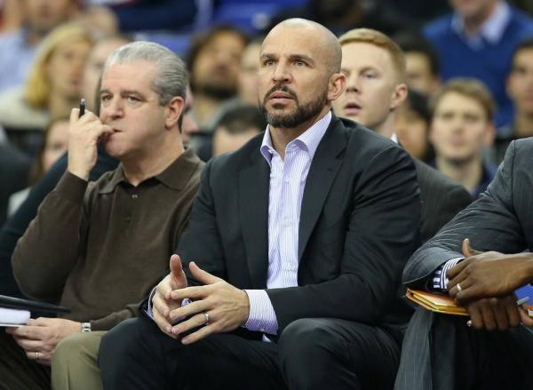 一个总冠军后卫的下课路：基德习惯掌控一切，这却害了他