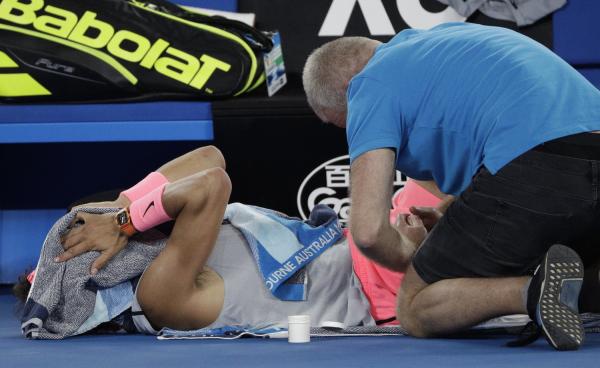 纳达尔澳网遗憾退赛，他一瘸一拐的坚持让人好心疼