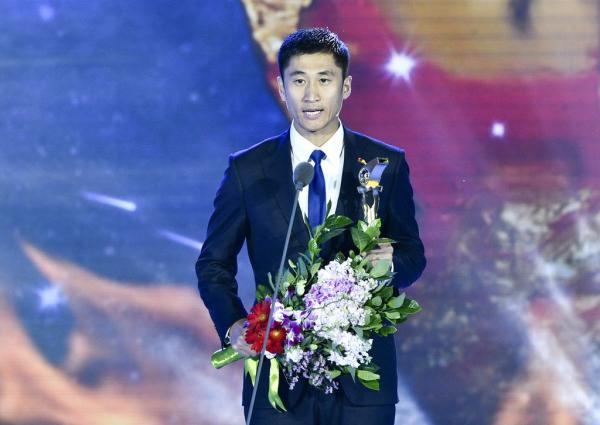 为了治疗“中国球员围攻裁判”顽疾，足协要搞10次业务培训