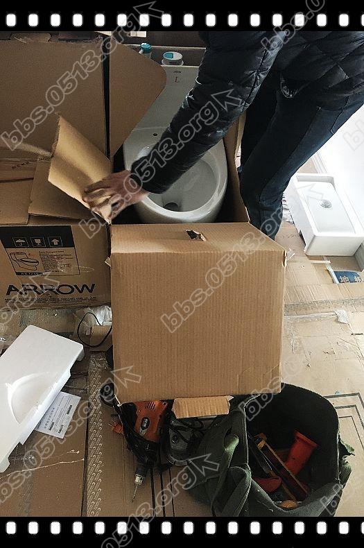 马桶和浴柜 (1).jpg