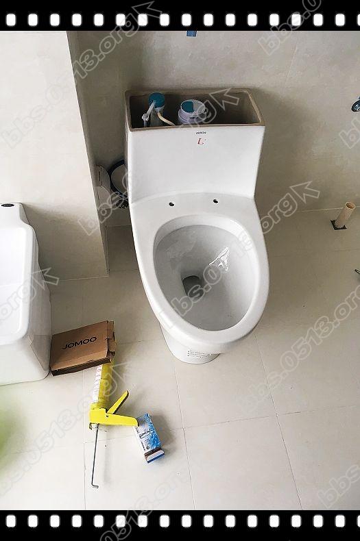 马桶和浴柜 (4).jpg