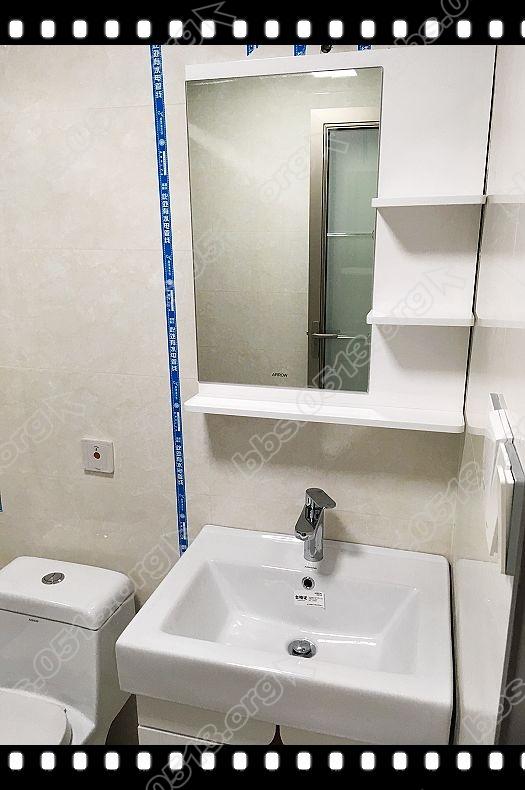 马桶和浴柜 (12).jpg