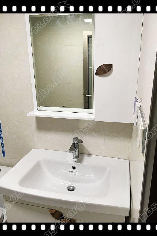 马桶和浴柜 (18).jpg