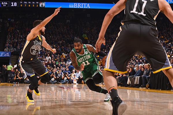 狂砍49分复仇凯尔特人，这是库里对欧文的“警告”