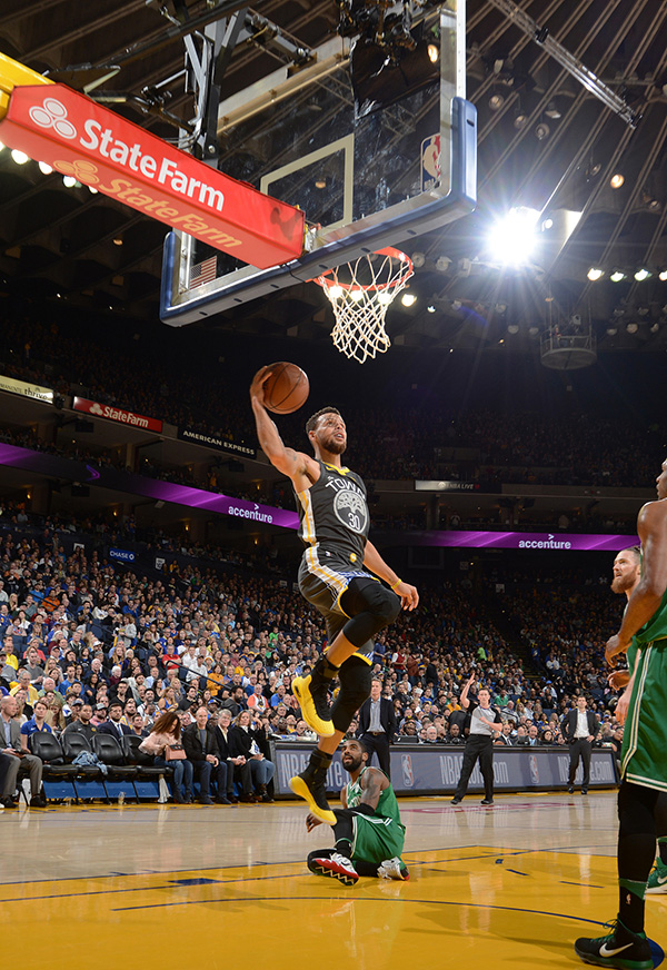 狂砍49分复仇凯尔特人，这是库里对欧文的“警告”