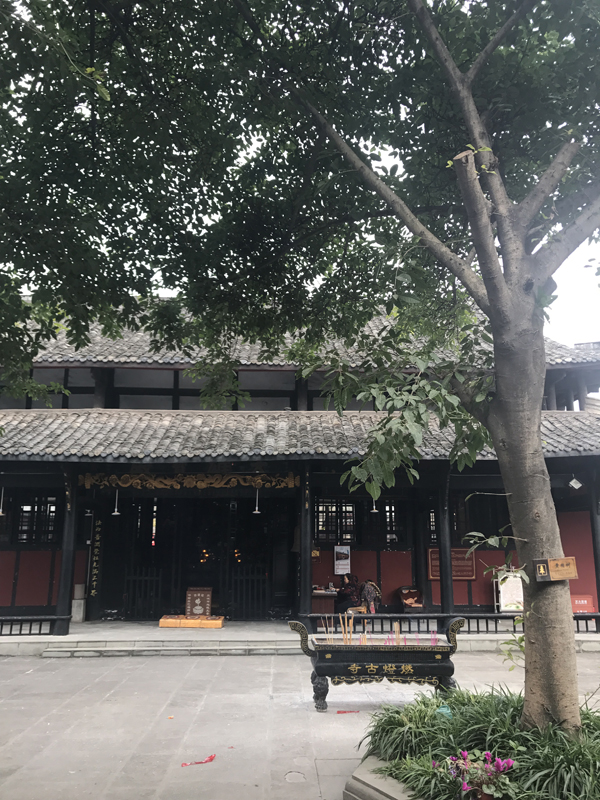 从凉粉到豆花，成都的巴适一日