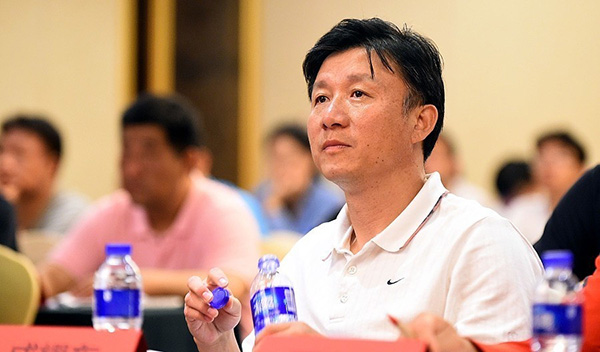 对话U19国青主帅成耀东：留给球队的时间不多了，少说多做