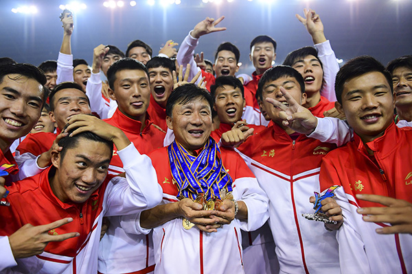 对话U19国青主帅成耀东：留给球队的时间不多了，少说多做