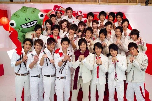 中国偶像男团：下一个蓝海，还是死海