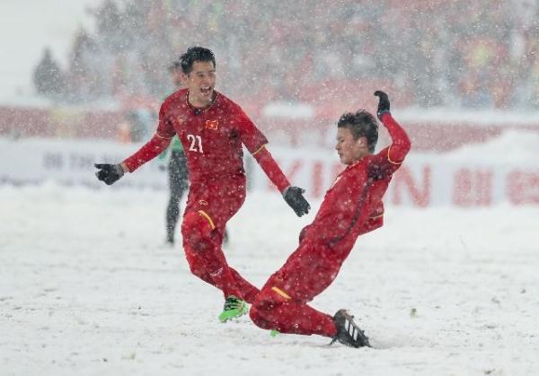 越南足球成功秘诀是啥？吃饭不许玩手机，比赛前不许接电话