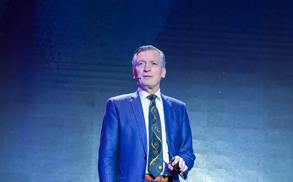 MIT教授萨多维：跳出锂电池框架，液态金属电池或“永生”