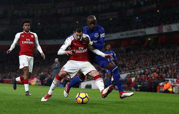 桑切斯、姆希塔良争头条，谁是曼联和阿森纳交易的最大赢家