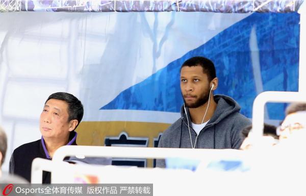 8年感情敌不过一场闹剧，CBA对外援的人情味还是淡了些