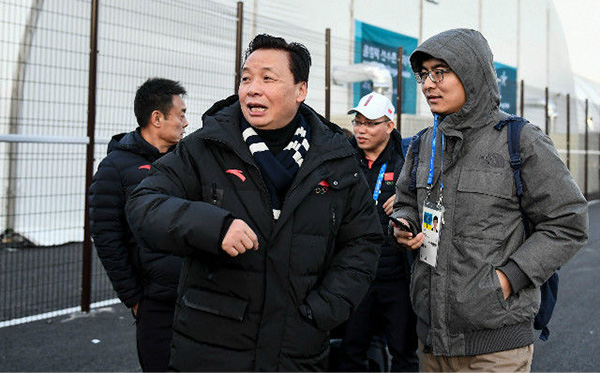 中国代表团7日举行平昌冬奥升旗仪式，运动员第一印象：冷