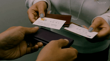 《名片游戏》：电视人秒懂的黑暗故事