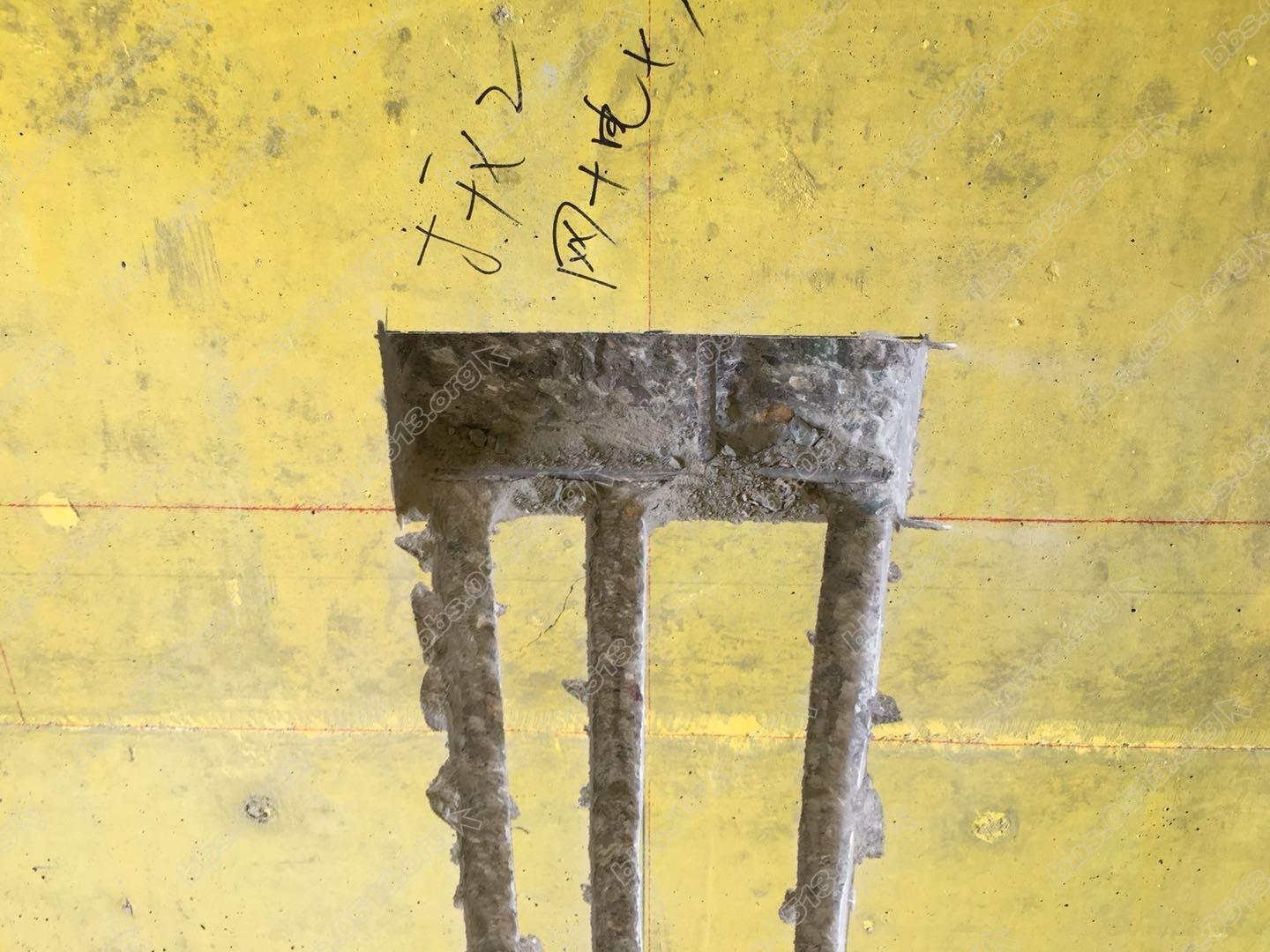 强弱电相隔一段距离