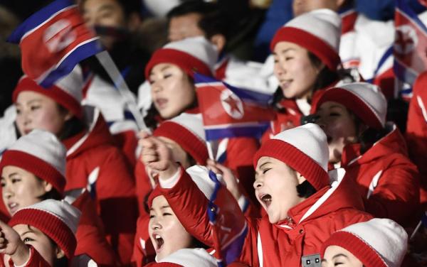 平昌冬奥丨开幕式朝鲜拉拉队养眼，这是满满东亚元素啊