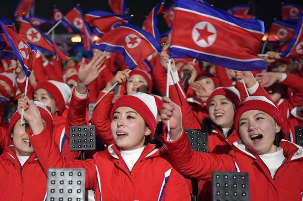 平昌冬奥丨开幕式朝鲜拉拉队养眼，这是满满东亚元素啊