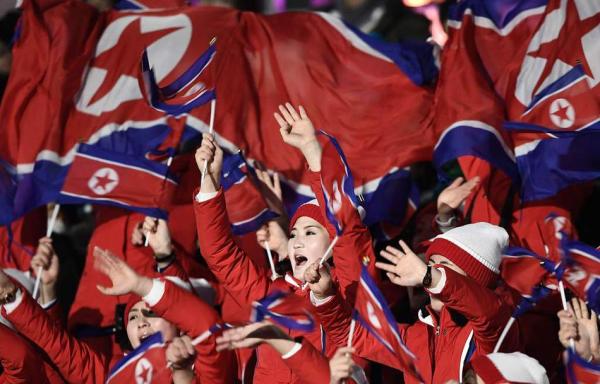 平昌冬奥丨开幕式朝鲜拉拉队养眼，这是满满东亚元素啊