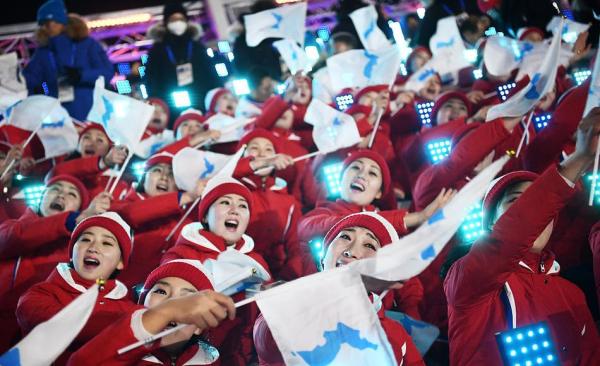 平昌冬奥丨开幕式朝鲜拉拉队养眼，这是满满东亚元素啊