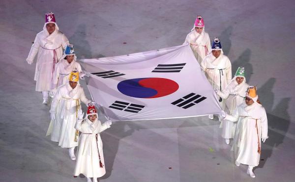 平昌冬奥丨开幕式朝鲜拉拉队养眼，这是满满东亚元素啊
