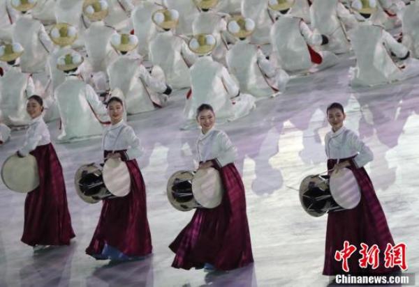 平昌冬奥丨开幕式朝鲜拉拉队养眼，这是满满东亚元素啊