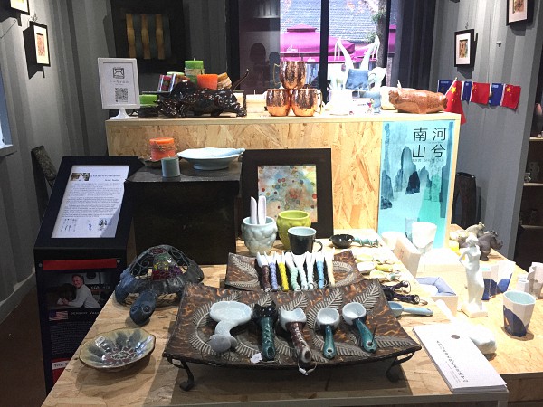 在景德镇逛市集：文创、夜市、“鬼市”