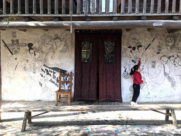 在景德镇逛市集：文创、夜市、“鬼市”