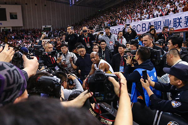 马布里写下了CBA生存指南，可惜有些外援学不会