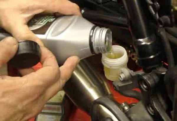 哈雷在全球召回25万余辆摩托：存刹车失灵风险