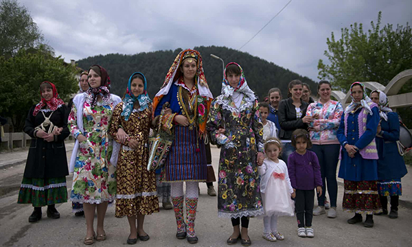 《边境》，旅行者的苦药还是春药？