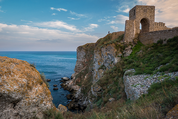 《边境》，旅行者的苦药还是春药？