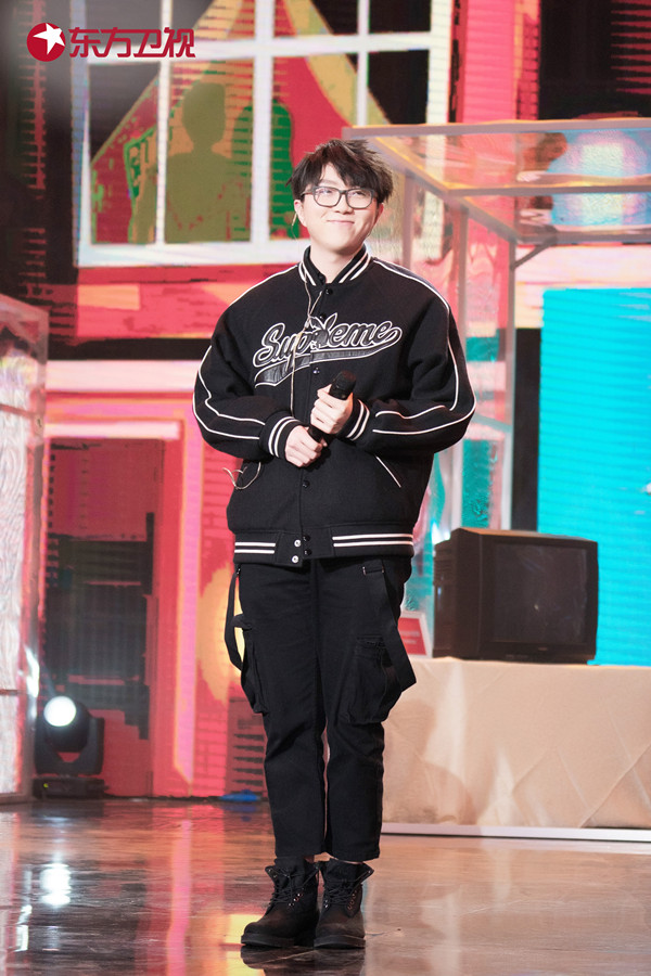 2018东方卫视春晚：喜剧打头阵、跨界玩混搭、极致有情怀