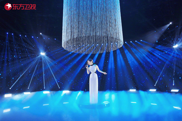 2018东方卫视春晚：喜剧打头阵、跨界玩混搭、极致有情怀