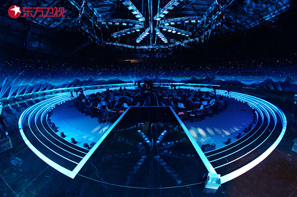 2018东方卫视春晚：喜剧打头阵、跨界玩混搭、极致有情怀