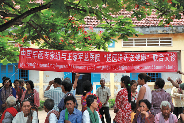 上海援柬医疗队再出发，接力六年创多个“第一”