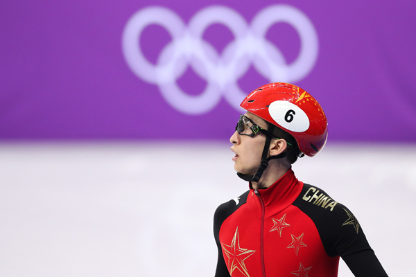 武大靖1000米短道速滑被判犯规出局，中国选手无缘决赛