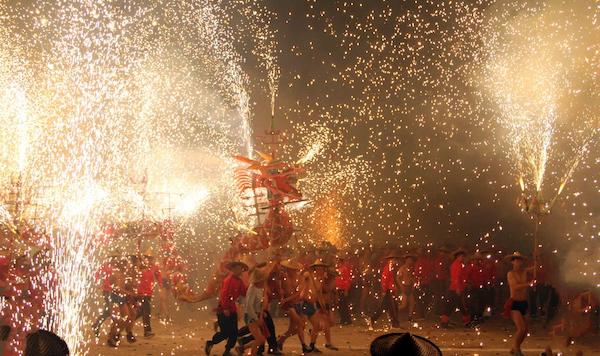 对春节还意犹未尽？这些民俗活动让你大开眼界