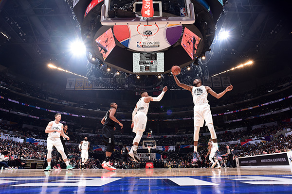 NBA全明星终于真打了！詹姆斯队战胜库里队，詹皇获MVP